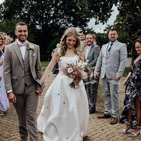 fwthumb    bridal-bouquet-blush-dovecote-Oxfordshire -wedding-florist.jpg